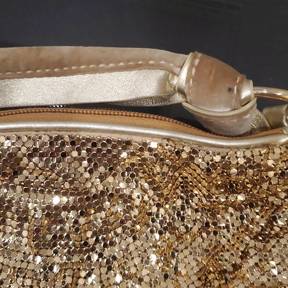 Handbag - Picture 3 of 5